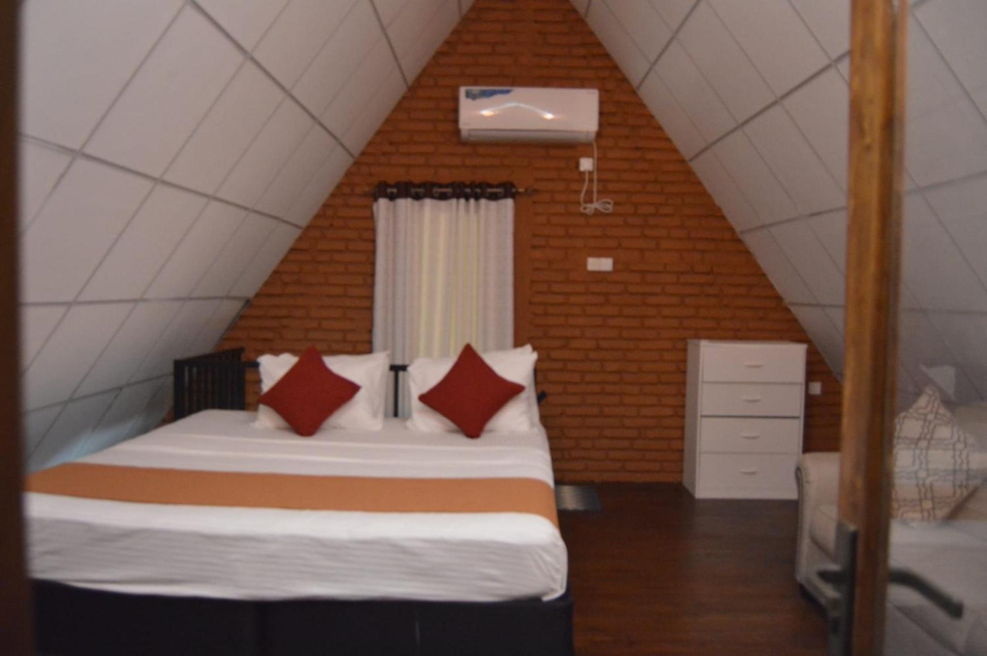 Hotel Ciel Star Anuradhapura Exterior foto